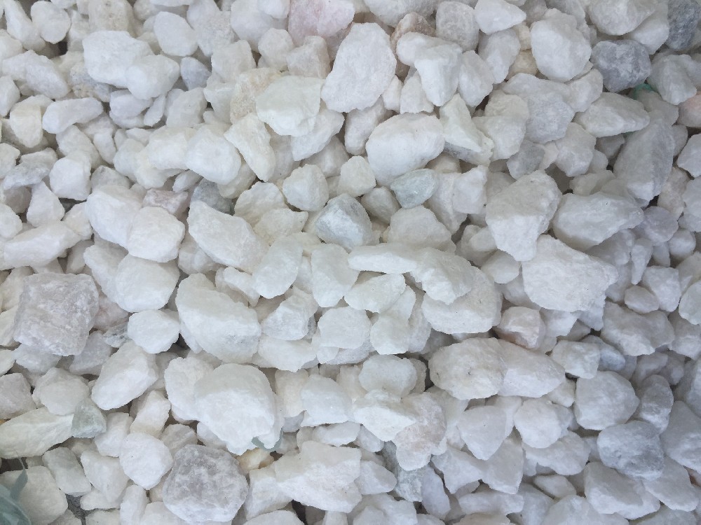 白色砾石